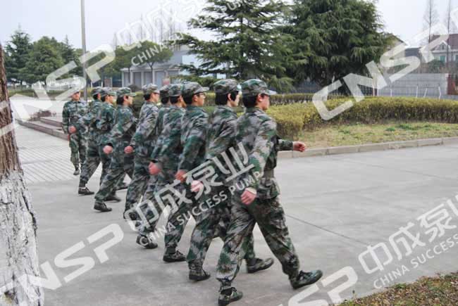 中成泵業(yè)新員工2013年軍訓(xùn)